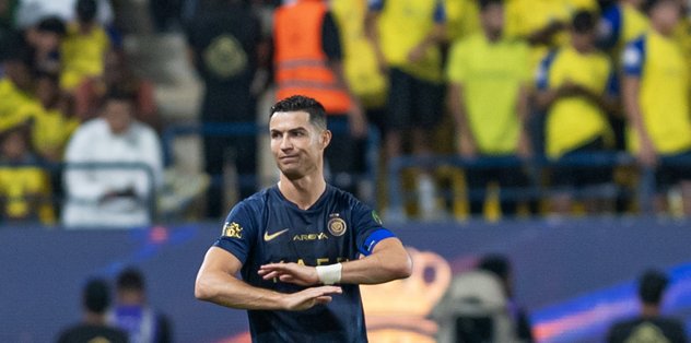 Ronaldo’dan maç içinde tepki! ’Hakemi değiştirin’