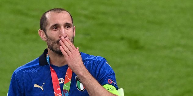 Juventus’un efsane futbolcusu Giorgio Chiellini emekli olduğunu açıklandı