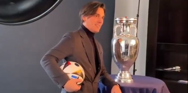 Vincenzo Montella EURO 2024 kupasıyla poz verdi!